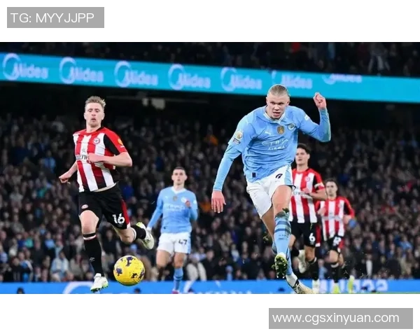 足球明星在关键时刻点球失利引发球迷热议与媒体关注的背后故事