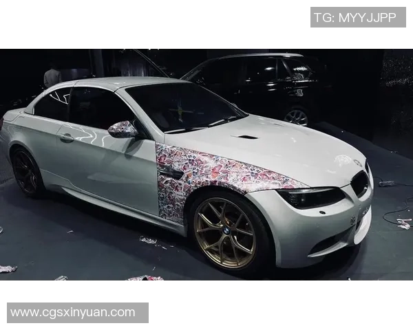 足球明星车贴膜让你的爱车瞬间变身球场焦点与风格象征