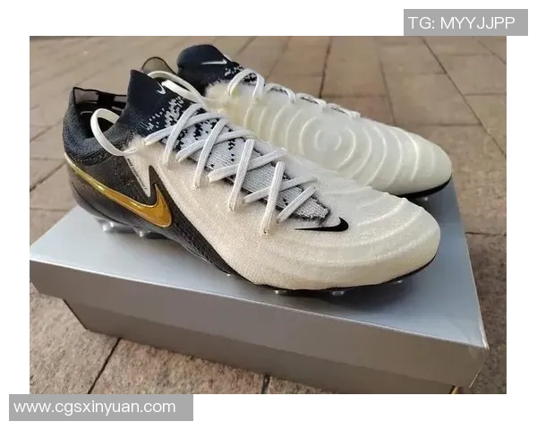 足球明星命名的足球鞋背后的故事与传奇球员的荣耀之路